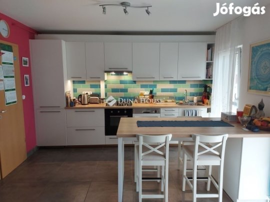 Sukorói 84 nm-es lakás eladó