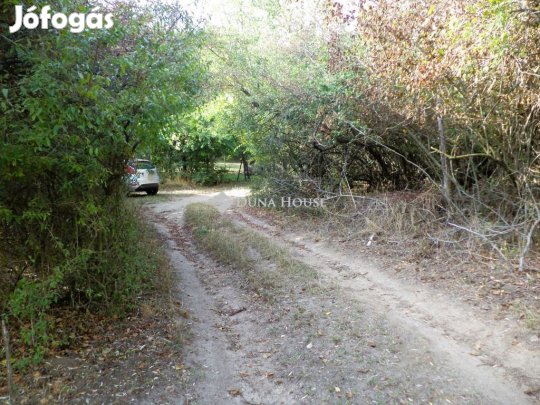 Sukorói eladó 1139 nm-es telek