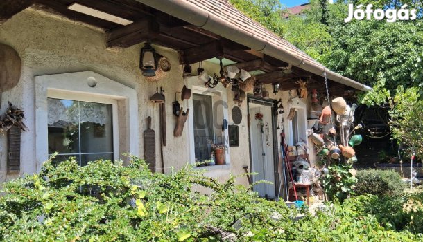 Sukorói eladó vegyesfalazatú családi ház