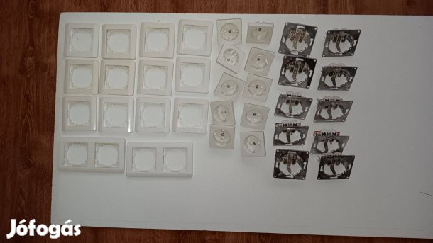 Süllyesztett csatlakozó aljzatok / konnektorok / dugaljak