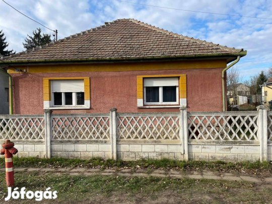 Sülysáp Lakóház a központban