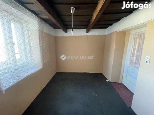 Sülysápi 75 nm-es ház eladó