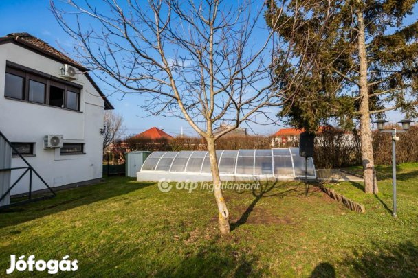 Sümegi 240 nm-es ház eladó