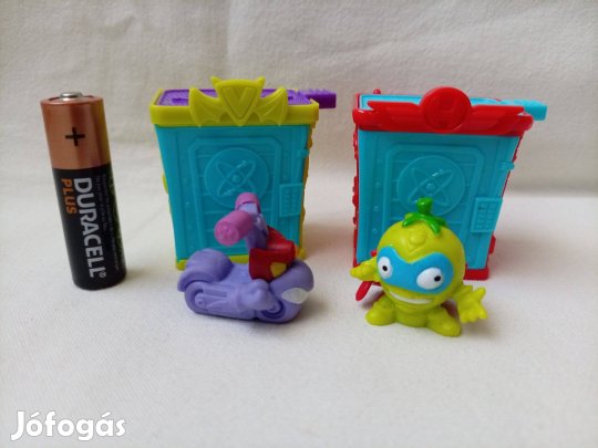 Super Zings/Super Things gyűjthető figurák tárolódobozukban