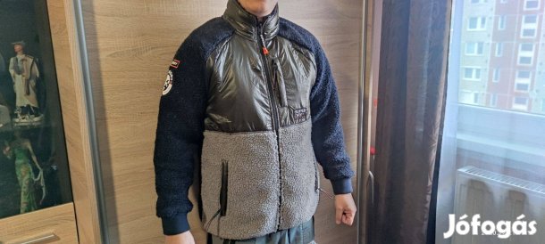 Superdry M-es meleg pulóver,féláron,igen szép állapot