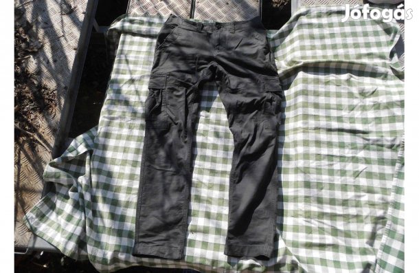 Superdry zöldes-szürke 32es férfi cargo nadrág eladó,