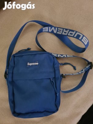 Supreme kis táska 