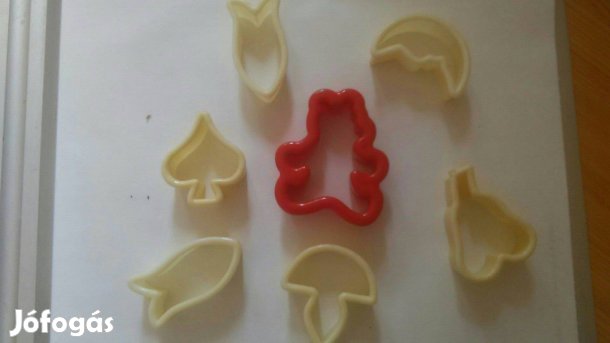 Süti kiszúró tésztaszaggató