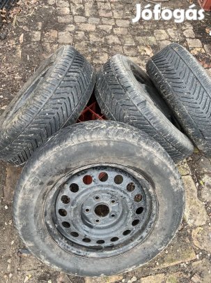 Suzuki 5x114,3 R16 4db lemezfelni gumival eladó