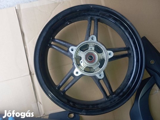 Suzuki AN 650 első kerék