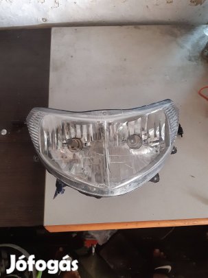 Suzuki Burgman 125 első lámpa