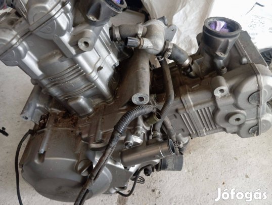 Suzuki DL 1000 alkatrész 2003 , tank