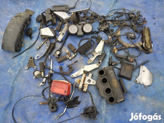 Suzuki GS 850 G alkatrész légszűrő ház