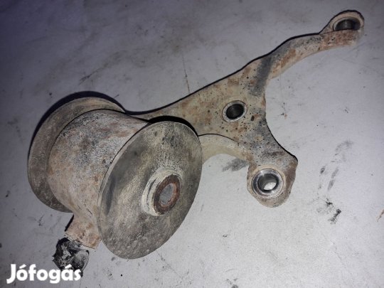 Suzuki Grand Vitara 05- Differenciálmű Tartó Konzol