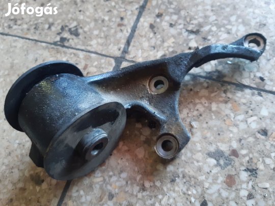 Suzuki Grand Vitara 05- Differenciálmű Tartó Konzol