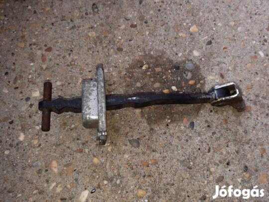 Suzuki Grand Vitara 05- Első Ajtó Nyitáshatároló