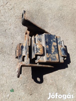 Suzuki Grand Vitara 05- Motortartó Bak