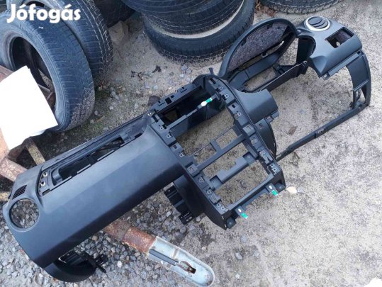 Suzuki Grand Vitara 05- Műszerfal Héj