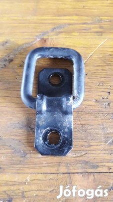 Suzuki Grand Vitara 05- Rakományrögzítő Fül