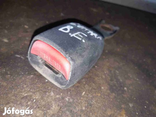 Suzuki Grand Vitara -05 Bal Első Biztonsági Öv Csatlakozó