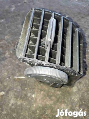 Suzuki Grand Vitara -05 Jobb Első Szellőző