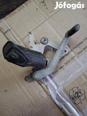 Suzuki Gs 500 jobb lábtartó  , fékpedál