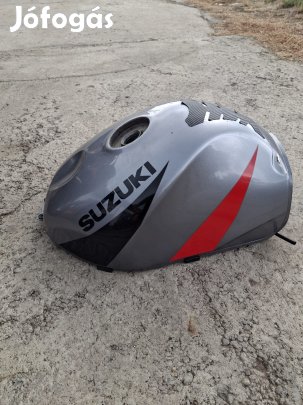Suzuki GsxR Srad üzemanyag tank