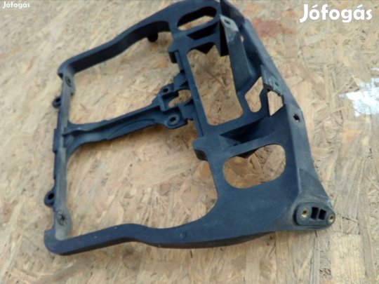 Suzuki Gsx 600 - 750 F alkatrész , fejidom tartó