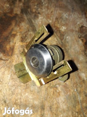 Suzuki Ignis 03-07 Első Ajtó Zárbetét