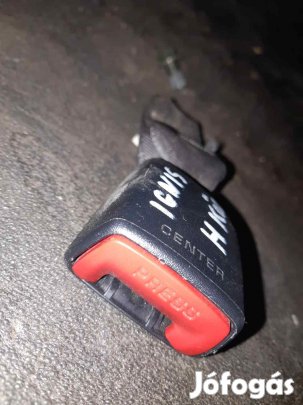 Suzuki Ignis 03-07 Hátsó Középső Biztonsági Öv Csatlakozó