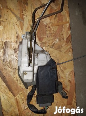 Suzuki Ignis 03-07 Jobb Első Ajtó Zárszerkezet + Központizár Motor