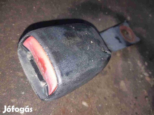 Suzuki Jimny Jobb Első Biztonsági Öv Csatlakozó