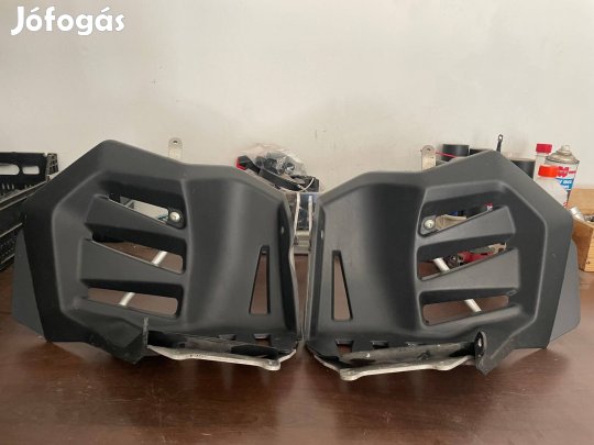 Suzuki LTR 450 sarokvédő