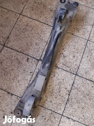 Suzuki Liana Első Kereszttartó