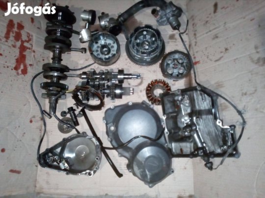 Suzuki RF 400 alkatrész