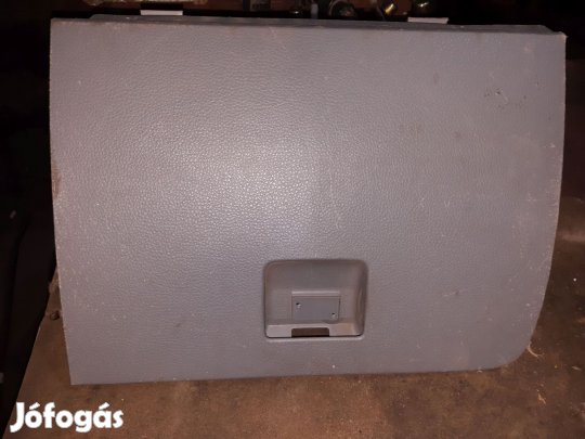 Suzuki SX4 Kesztyűtartó