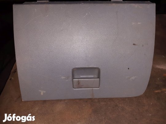 Suzuki SX4 Kesztyűtartó