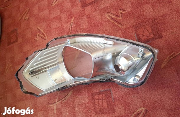 Suzuki SX4 első lámpabúra