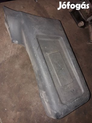 Suzuki Samurai Jobb Hátsó Lámpa Alatti Burkolat