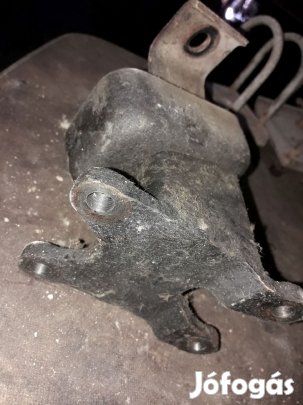 Suzuki Samurai Motortartó Bak