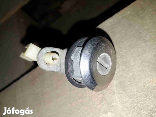 Suzuki Samurai SJ413 Zárbetét