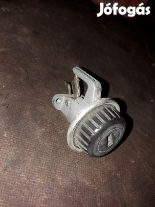 Suzuki Samurai Zárbetét