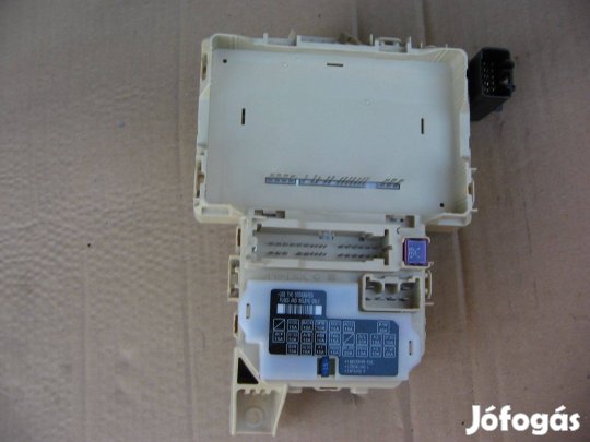Suzuki Swift 2005- ignis biztósítéktábla Yn2-f0l R18 hibátlan
