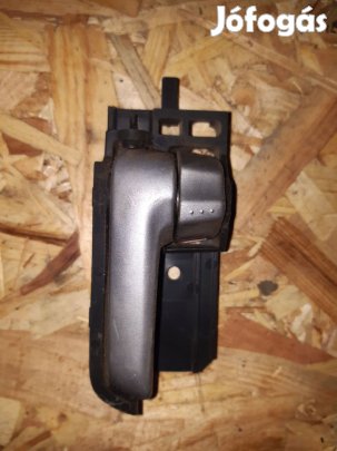 Suzuki Swift III 04-10 Bal Első Belső Ajtókilincs