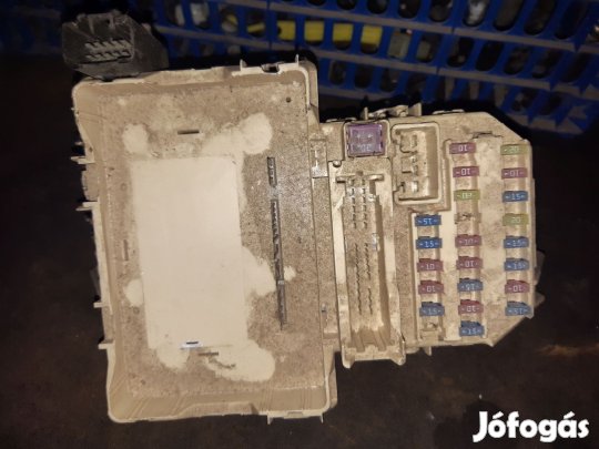 Suzuki Swift III 04-10 Biztosítéktábla / Relé Tábla