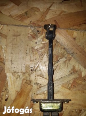 Suzuki Swift III 04-10 Első Ajtó Nyitáshatároló