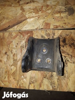 Suzuki Swift III 04-10 Hátsó Motortartó Bak