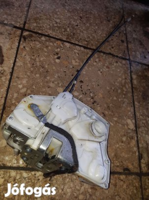 Suzuki Swift III 04-10 Jobb Első Ajtó Zárszerkezet + Központizár Motor