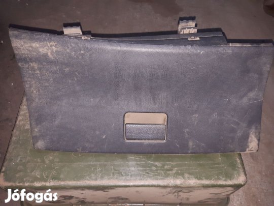 Suzuki Swift III 04-10 Kesztyűtartó