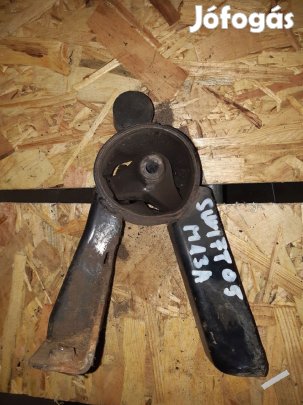 Suzuki Swift III 04-10 Motortartó Bak